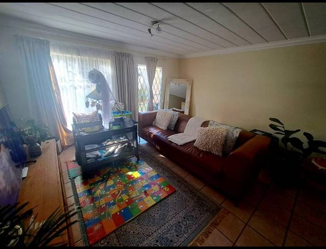 2 BEDROOM APARTMENT FOR SALE IN DIE HOEWES